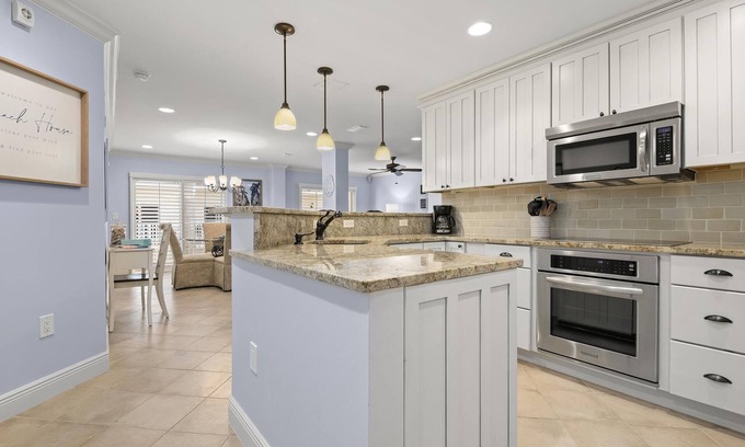 Siesta Key Condo | Palm Bay Club! RESORT STYLE LIVING ON SIESTA KEY! Beach to Bay!
