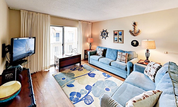 Siesta Key Condo | Palm Bay Club Unit 311 w/ Pools & Hot Tub - Walk 1,500' to Beach!