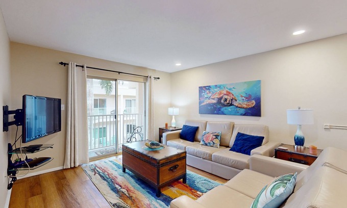 Siesta Key Condo | Palm Bay Club Unit 311 with pools & hot tub - walk 1,500 feet to beach