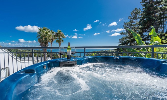 Waiheke Island Villa | Palm Beach Cottage with Private SpaPool, Air-con and Wifi