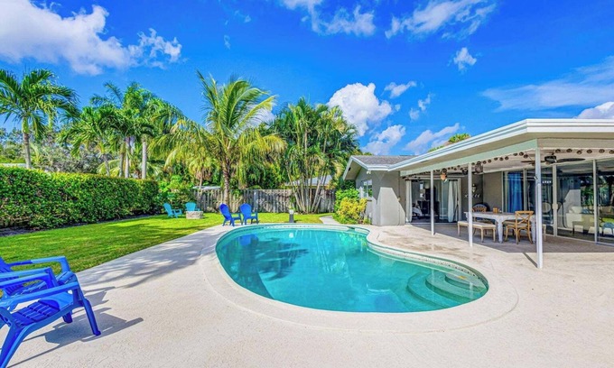 Hunt Club House | Palm Beach Gardens Home w/Pool! n"The Green Lionfish"