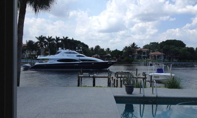 Juno Beach Apartment | PALM BEACH INTRACOASTAL WATERFRONT - EVERYDAY IS A BOAT PARADE! 5 Star