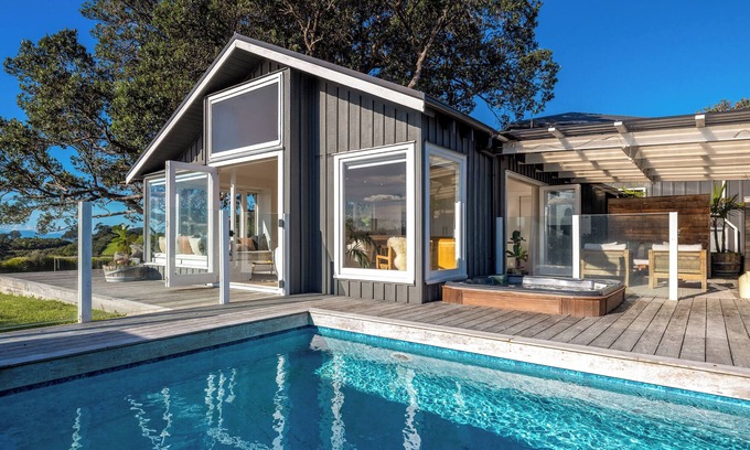 Ostend House | Palm Beach Retreat - Now open for Christmas and New Year Booking!