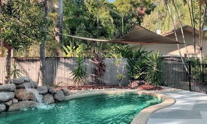 Clifton Beach House | Palm Cove/Cairns beaches tropical spacious retreat