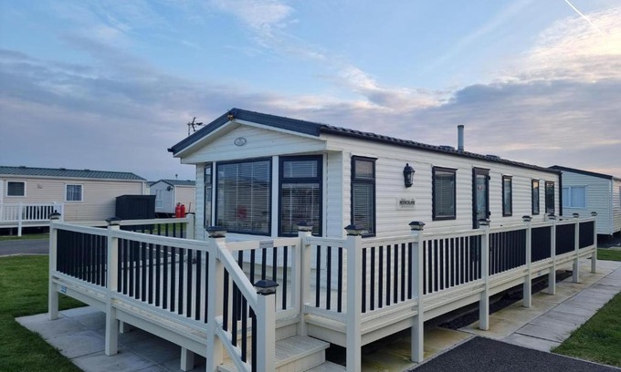 Chapel Saint Leonards Apartment | Palm Grove 110