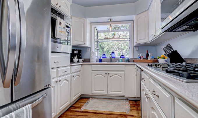 Tree Section House | Palm Haven: A Tranquil Beach Community Escape