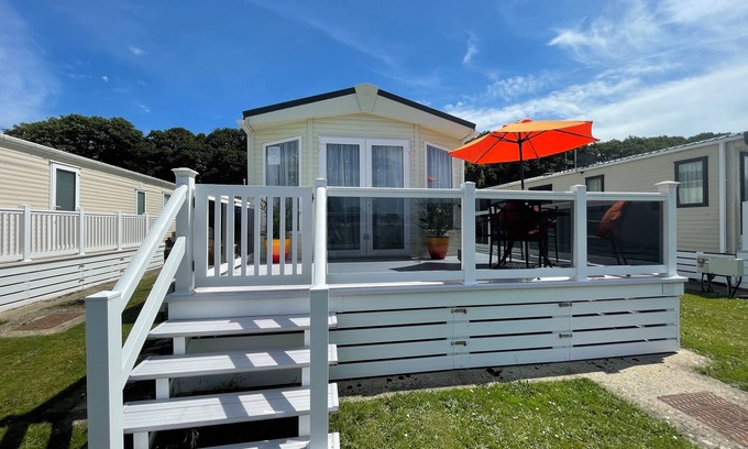 Christchurch House | Palm Trees holiday home - luxury home on the 5 star Hoburne Park holiday resort