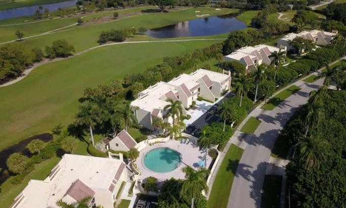 Land of the Presidents Apartment | Palm View Terrace - Unwind on a Private Terrace in a Gated Community