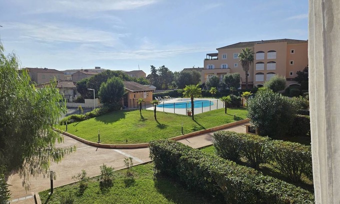 Solenzara Apartment | Palmeraie 406- Air-conditioned- pool view- beach and shops on foot