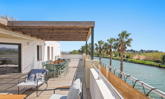 Hyeres Apartment | Palmira duplex with jacuzzi located 5 minutes from the beach Hyères les Salins