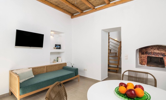 Milos Apartment | Panistis nLapis Domus Milos