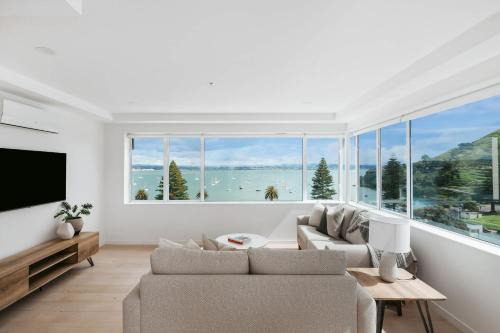 Mount Maunganui Apartment | Panorama Penthouse Luxe Ocean Views & Pool