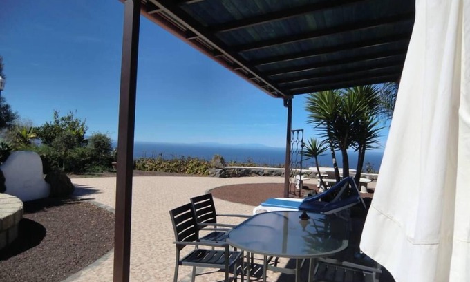 La Matanza de Acentejo House | panoramic view Vineyards 2 Bed+2bathrrooms Pool Heated