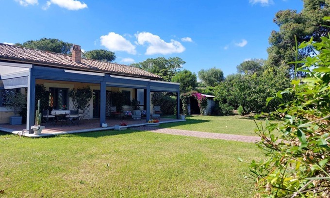 Trionfale Apartment | Panoramic cottage for 4 with private garden and swimmingpool