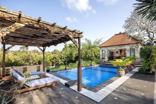Batuan Villa | Panoramic Private Pool Villa