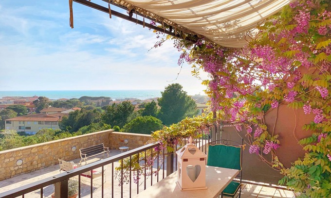 San Vincenzo Apartment | Panoramic suite - San Vincenzo - 6 minutes walk from the sea