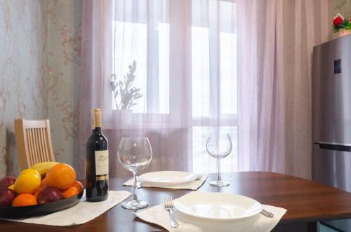 Pozniaky Apartment | Panoramic view Lebedinny flat