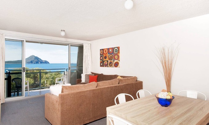 Nelson Bay Apartment | Panoramic views over Shoal Bay Beach