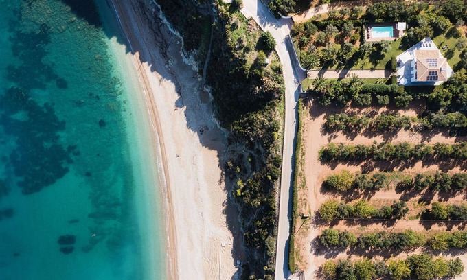 Scopello Villa | Panoramic villa with pool in front of the beach
