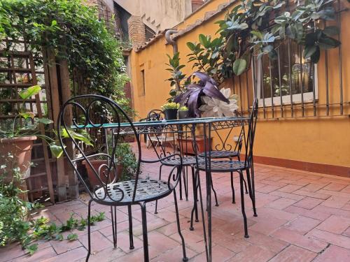 Rione XI Sant'Angelo Apartment | Pantheon, Campo de fiori mini garden