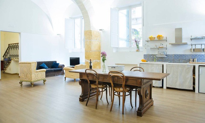 Trapani City Centre Apartment | Paolo & Francesca Huge Central Loft