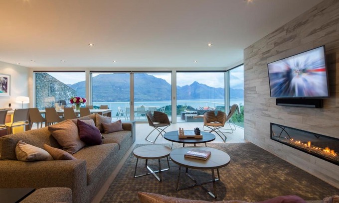Queenstown City Centre Villa | Papillon, a Relax it's Done luxury holiday home