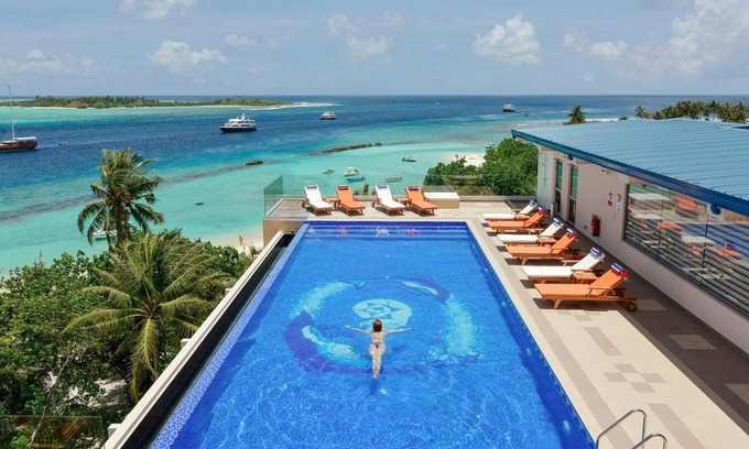 Thulusdhoo Island House | Paradise 4* Hotel - Rooftop Pool - Seaview Room