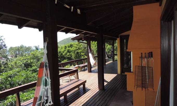 Garopaba House | Paradise at Silveira Beach. House for 8/10 people with beautiful view w /the sea.