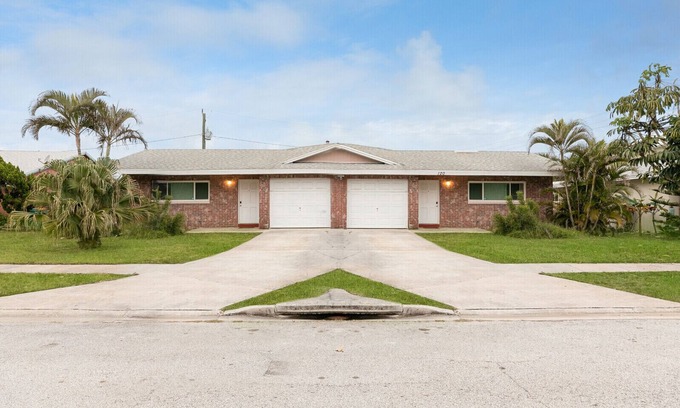 Indialantic House | Paradise Beach House -1 min walk to Ocean!