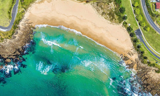 Kianga House | Paradise by the beach! 100 steps to the beach. Can sleep up to 15.