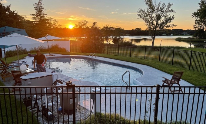 Point Lookout House | Paradise by the water with a private pool