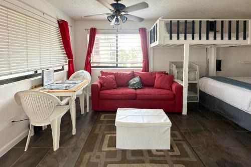Holiday Beach Hotel | Paradise Cove