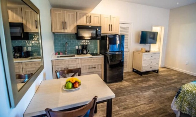 Estate Kings Quarter Apartment | Paradise found. Fabulous resort studio apt w/mini kitchen. Breathtaking views.