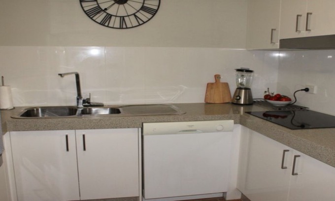 Burleigh Heads Apartment | Paradise Grove 9, Resort facilities pool, tennis
