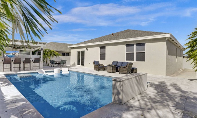 Homestead House | ~Paradise In The Sun~ Homestead Pool Home