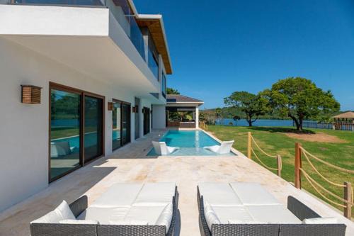 First Bight Villa | Paradise Reef Villas