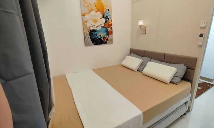 Las Pinas Condo | Paradise Staycation At South!