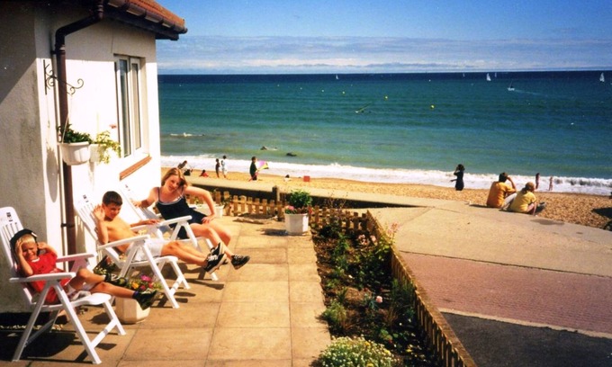 Weymouth Cottage | PARADISE VILLA BEACH BUNGALOW OVERLOOKS BEACH AND BEAUTIFUL WEYMOUTH BAY