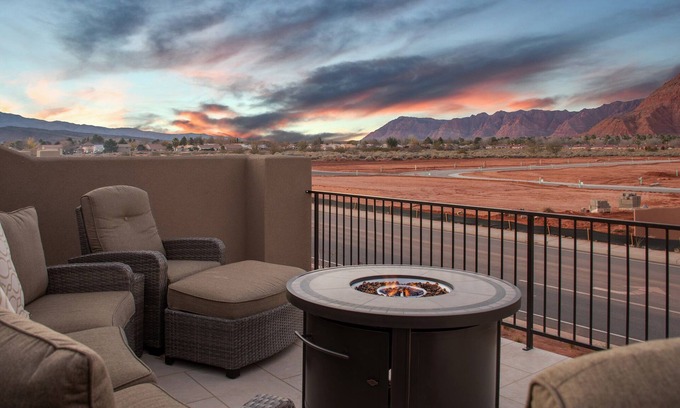 Santa Clara House | Paradise Village 120 | Private Spa, Mountain View Retreat at Paradise Village