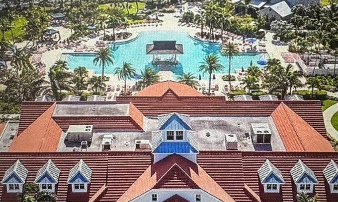 Naples Villa | PARADISO! ISLES OF COLLIER PRESERVE! Pickleball! Pool! Beach!