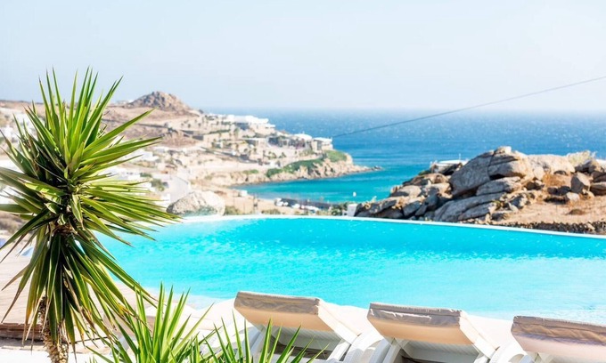 Paraga Villa | Paraga Scorpios Villa1 hot tub 7 mins walk to beach by Calypso Sunset Villas