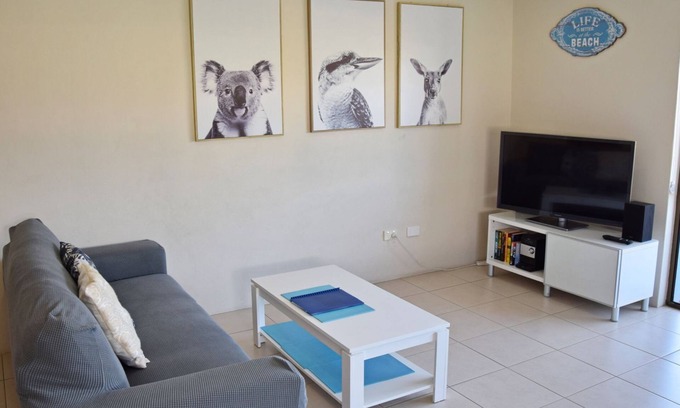 South West Rocks Apartment | Paragon Apartment 3 - walk to the beach