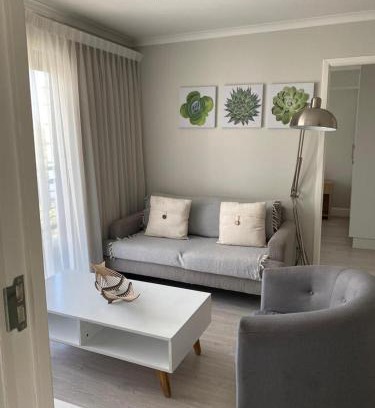 Observatory Apartment | Paragon Domain Light and Airy Stylishly Decorated
