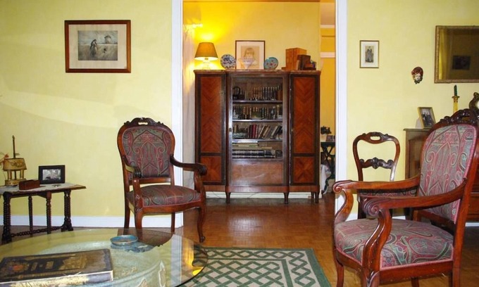 8th Arrondissement Apartment | Parc MonceauTypical Parisian Apartment