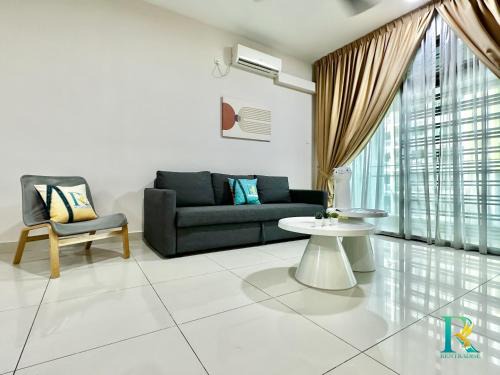 Taman Saujana Apartment | Parc Regency by RR JBcity