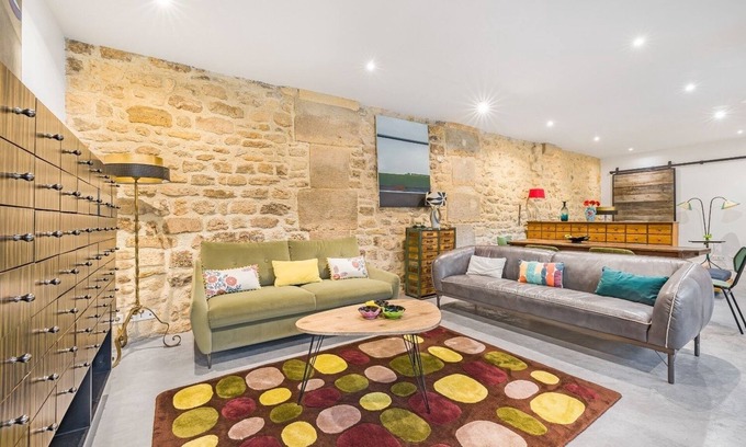 Quartier de la Folie-Mericourt Apartment | Paridily Circus, 2BR/2BA, 6 people