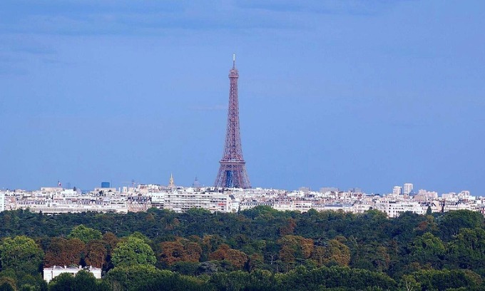 Suresnes Villa | Paris Bella Vista With Panoramic View On Paris City And Eiffel Tower