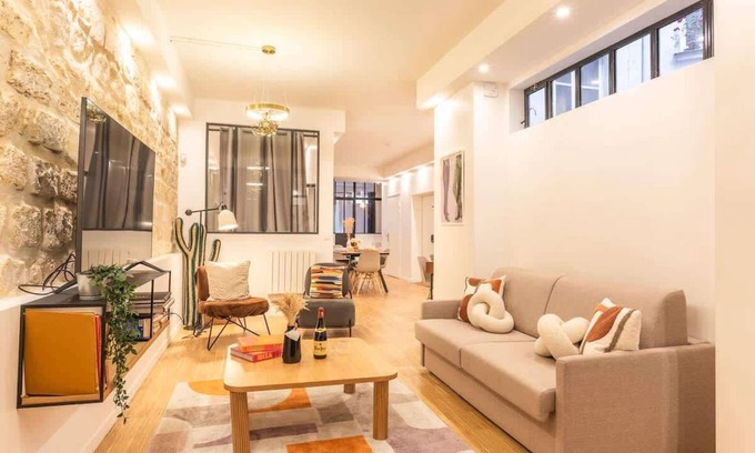 18th Arrondissement Apartment | ParisConciergerie - Duplex for 12 with Cinema, 4BR