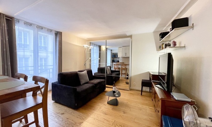 Vivienne Apartment | Parisian Home | S02040 | Studio | Bourse