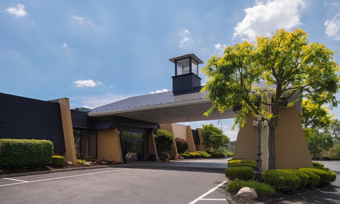 West Middlesex Hotel | Park Inn by Radisson Sharon